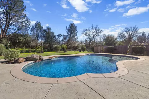 6323 Oxbow St, Redding, CA 96001