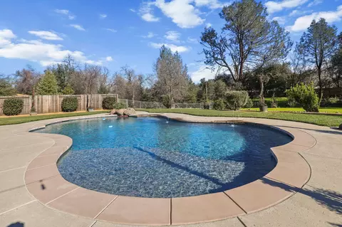Exterior - 6323 Oxbow St, Redding, CA 96001 photo 2 of 26