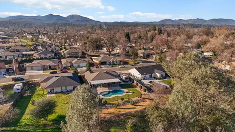 View/Area - 6323 Oxbow St, Redding, CA 96001 photo 4 of 6