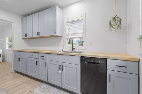 Kitchen - 1545 Willis St, Redding, CA 96001 photo 1 of 2