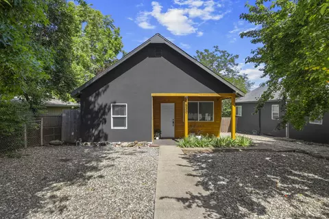 Exterior - 1545 Willis St, Redding, CA 96001 photo 1 of 11