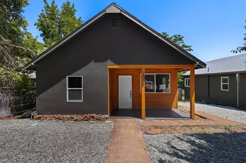 Exterior - 1545 Willis St, Redding, CA 96001 photo 6 of 11