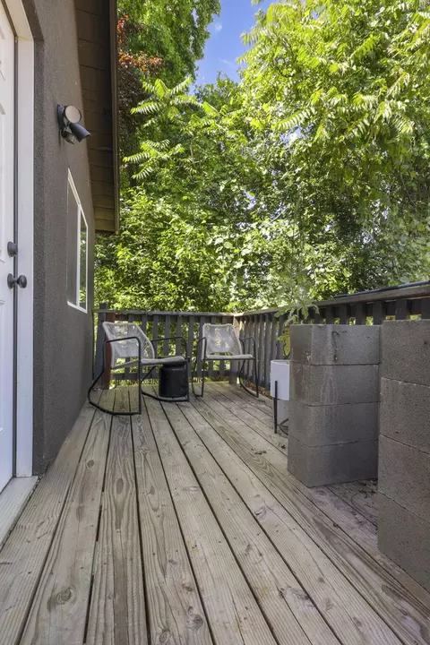 Exterior - 1545 Willis St, Redding, CA 96001 photo 7 of 11