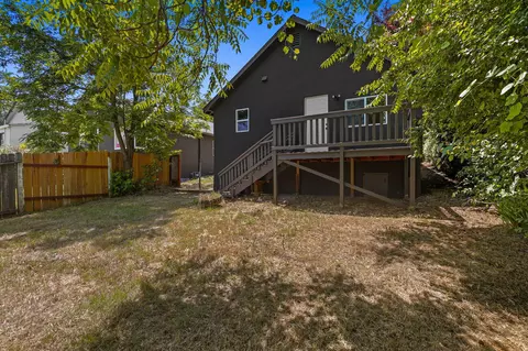 Exterior - 1545 Willis St, Redding, CA 96001 photo 10 of 11