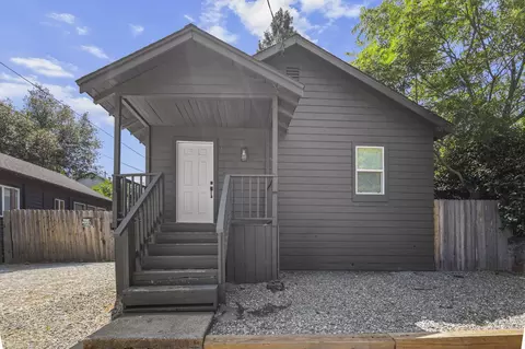Exterior - 1545 Willis St, Redding, CA 96001 photo 3 of 11