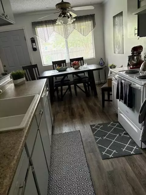 Kitchen - 4020 Churn Creek Rd, Redding, CA 96002 photo 1 of 1