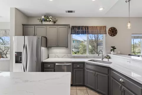 1050 Hillsdale Ct, Redding, CA 96003 photo 14
