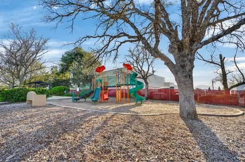 1050 Hillsdale Ct, Redding, CA 96003 photo 37