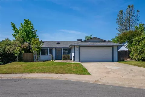 822 Monarch Ct, Redding, CA 96003