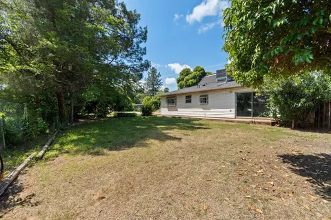 Exterior - 20221 Goleta Ct, Redding, CA 96002 photo 13 of 17