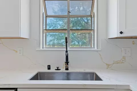 Kitchen - 20221 Goleta Ct, Redding, CA 96002 photo 4 of 4