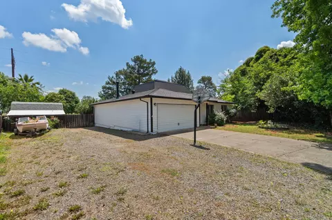 Exterior - 20221 Goleta Ct, Redding, CA 96002 photo 16 of 17