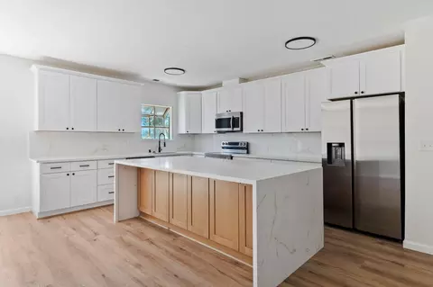 Kitchen - 20221 Goleta Ct, Redding, CA 96002 photo 1 of 4