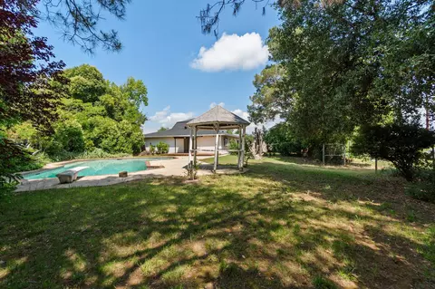 Exterior - 20221 Goleta Ct, Redding, CA 96002 photo 6 of 17