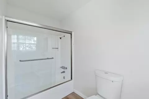 Bath - 20221 Goleta Ct, Redding, CA 96002 photo 3 of 4