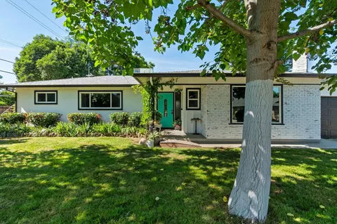 3100 Pioneer Ln, Redding, CA 96001