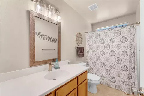 Bath - 2572 Dewberry Dr, Redding, CA 96003 photo 2 of 2