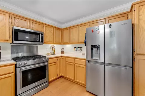 Kitchen - 2572 Dewberry Dr, Redding, CA 96003 photo 2 of 3