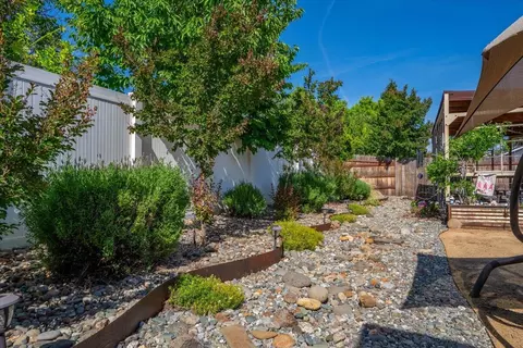 Exterior - 2572 Dewberry Dr, Redding, CA 96003 photo 10 of 13