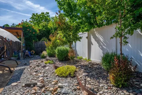 Exterior - 2572 Dewberry Dr, Redding, CA 96003 photo 11 of 13