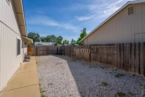Exterior - 2572 Dewberry Dr, Redding, CA 96003 photo 9 of 13