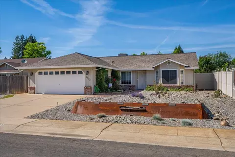 Exterior - 2572 Dewberry Dr, Redding, CA 96003 photo 3 of 13