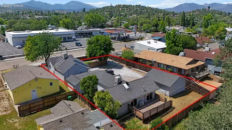 17471745 Pleasant St, Redding, CA 96001