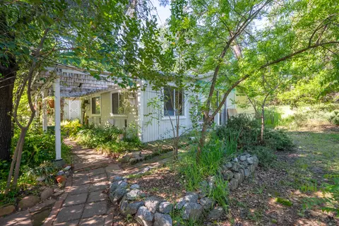 Exterior - 1568 Victor Ave, Redding, CA 96003 photo 12 of 22