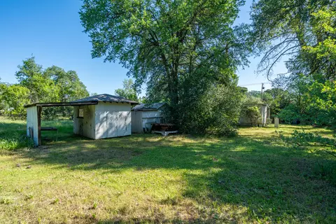 Exterior - 1568 Victor Ave, Redding, CA 96003 photo 3 of 22