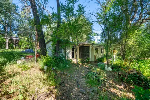 Exterior - 1568 Victor Ave, Redding, CA 96003 photo 5 of 22