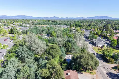 View/Area - 1568 Victor Ave, Redding, CA 96003 photo 5 of 13