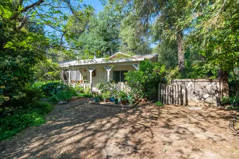 Exterior - 1568 Victor Ave, Redding, CA 96003 photo 21 of 22