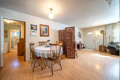 Dining - 1568 Victor Ave, Redding, CA 96003 photo 3 of 3
