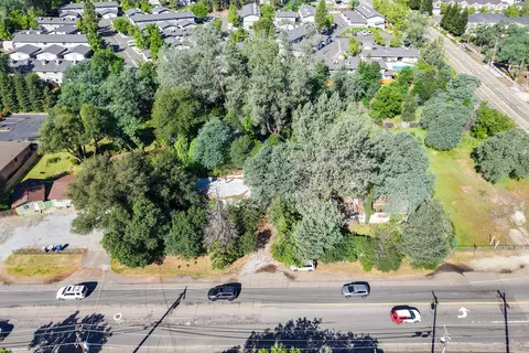 View/Area - 1568 Victor Ave, Redding, CA 96003 photo 8 of 13