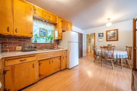 Kitchen - 1568 Victor Ave, Redding, CA 96003 photo 2 of 3