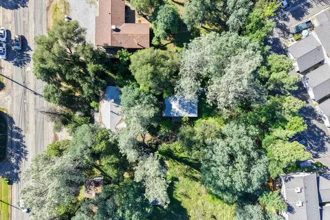 View/Area - 1568 Victor Ave, Redding, CA 96003 photo 3 of 13
