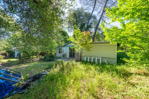 Exterior - 1568 Victor Ave, Redding, CA 96003 photo 15 of 22
