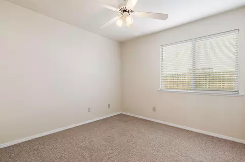 Bedroom - 1566 Lavender Way, Redding, CA 96003 photo 8 of 12
