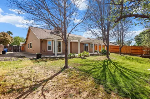 Exterior - 1566 Lavender Way, Redding, CA 96003 photo 4 of 8