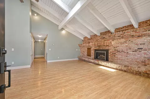 Living - 2540 Rosebud Ln, Redding, CA 96002 photo 4 of 7