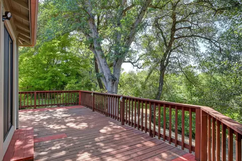 Exterior - 2540 Rosebud Ln, Redding, CA 96002 photo 10 of 19