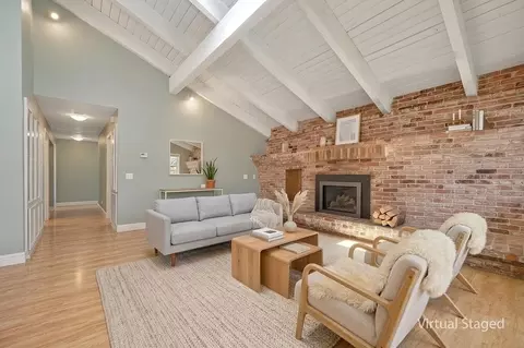 Living - 2540 Rosebud Ln, Redding, CA 96002 photo 5 of 7