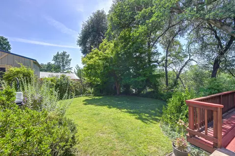 Exterior - 2540 Rosebud Ln, Redding, CA 96002 photo 14 of 19