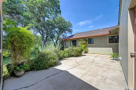Exterior - 2540 Rosebud Ln, Redding, CA 96002 photo 5 of 19