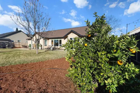 Exterior - 3183 Agassi Ln, Redding, CA 96002 photo 4 of 8