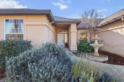 Exterior - 3183 Agassi Ln, Redding, CA 96002 photo 6 of 8