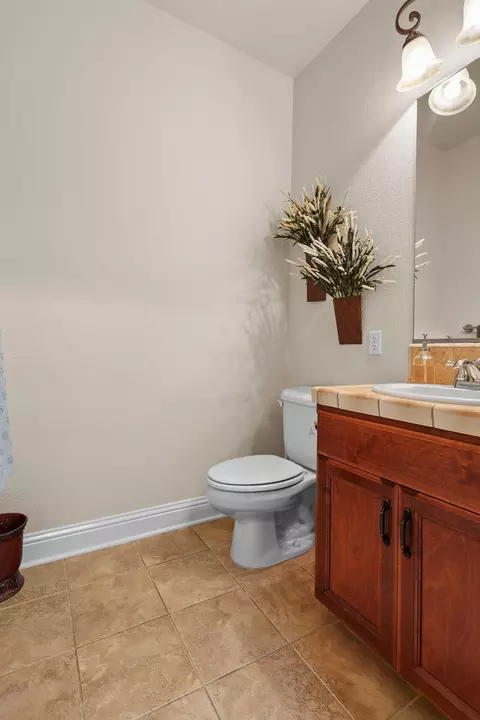 Bath - 3183 Agassi Ln, Redding, CA 96002 photo 1 of 3