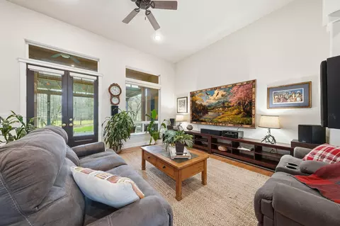 Living - 13482 Tierra Heights Rd, Redding, CA 96003 photo 1 of 4