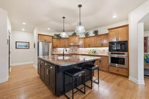 Kitchen - 13482 Tierra Heights Rd, Redding, CA 96003 photo 2 of 3