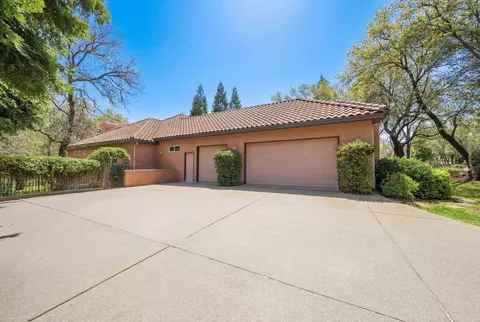 Exterior - 13482 Tierra Heights Rd, Redding, CA 96003 photo 12 of 14